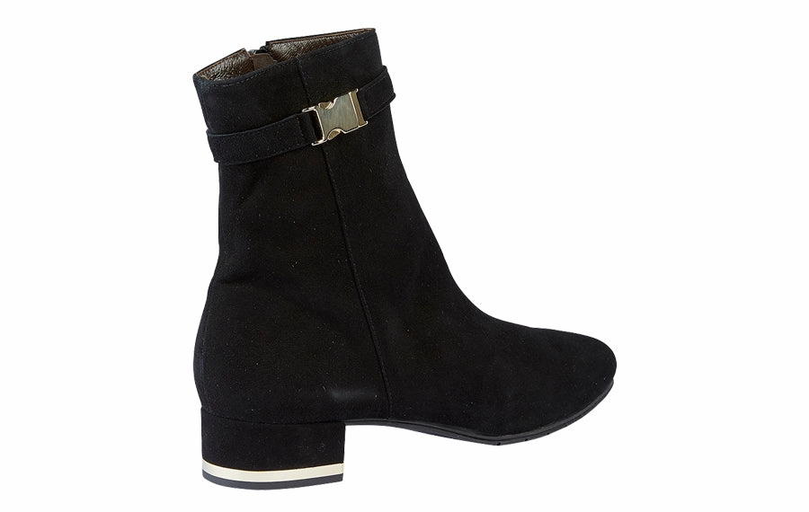 Br Capricorn Black Burgundy Knee High Boots