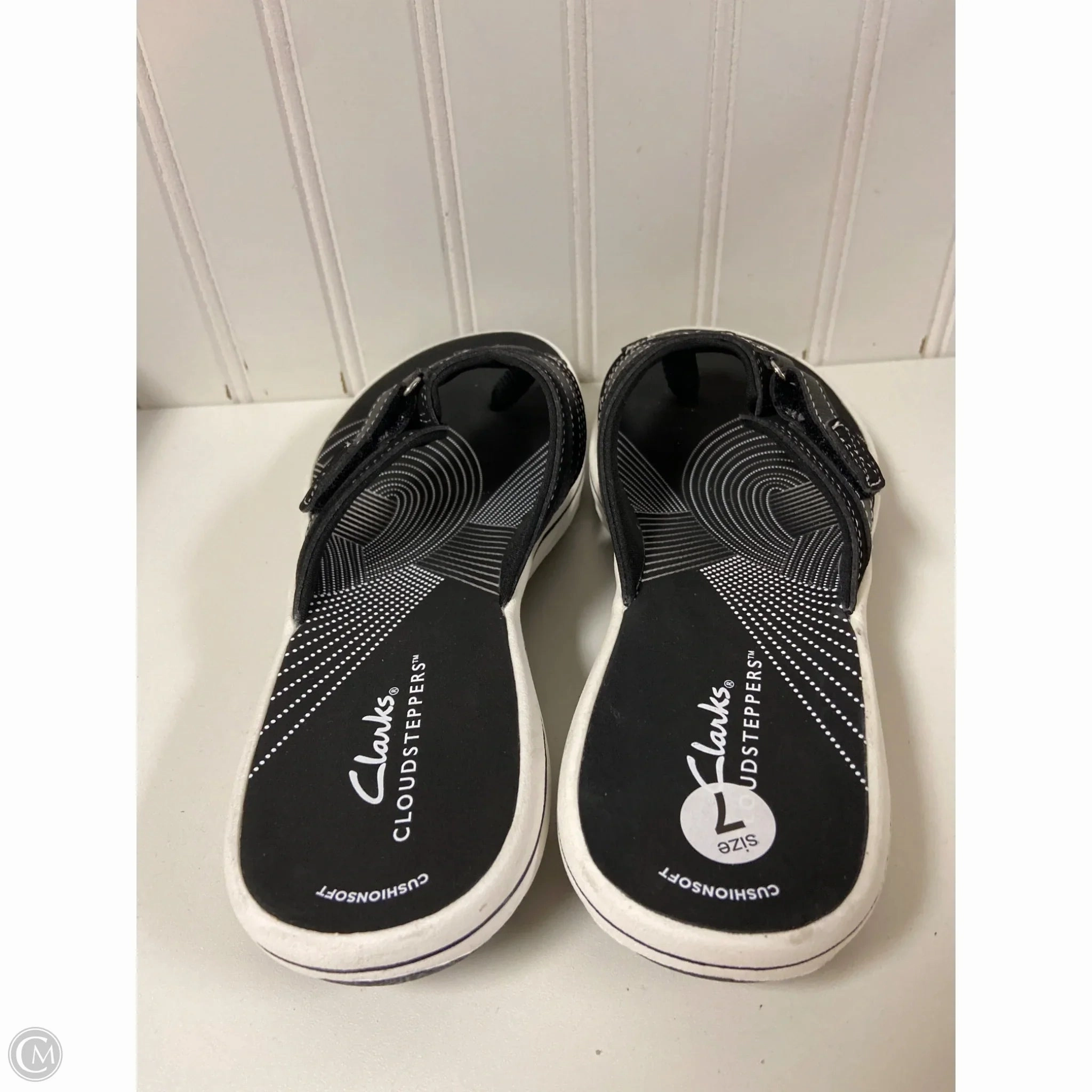 Sandals Flip Flops By Clarks In Black & White, Size: 7 Contoured Flip Flops