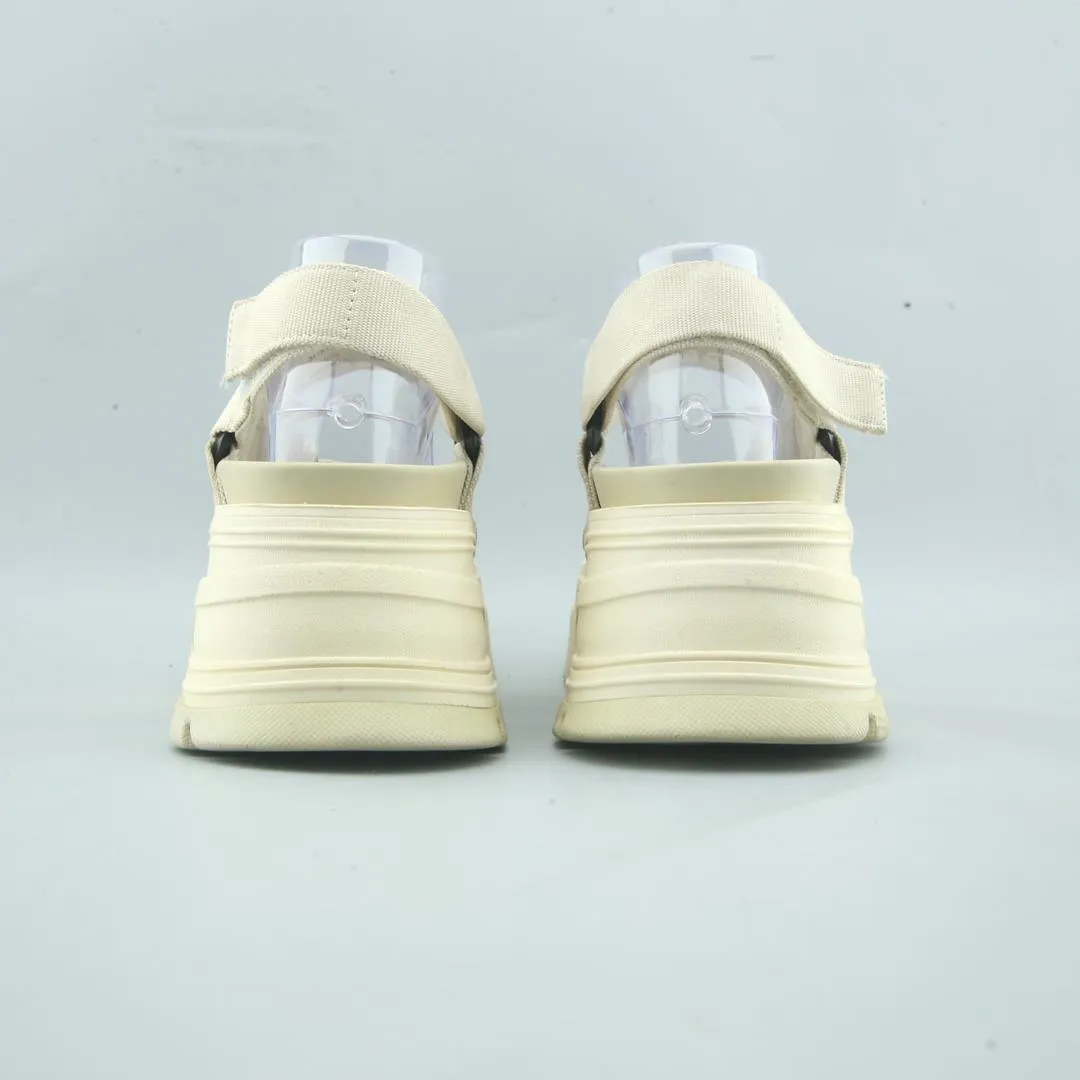 Spectator Heels ZARA. .