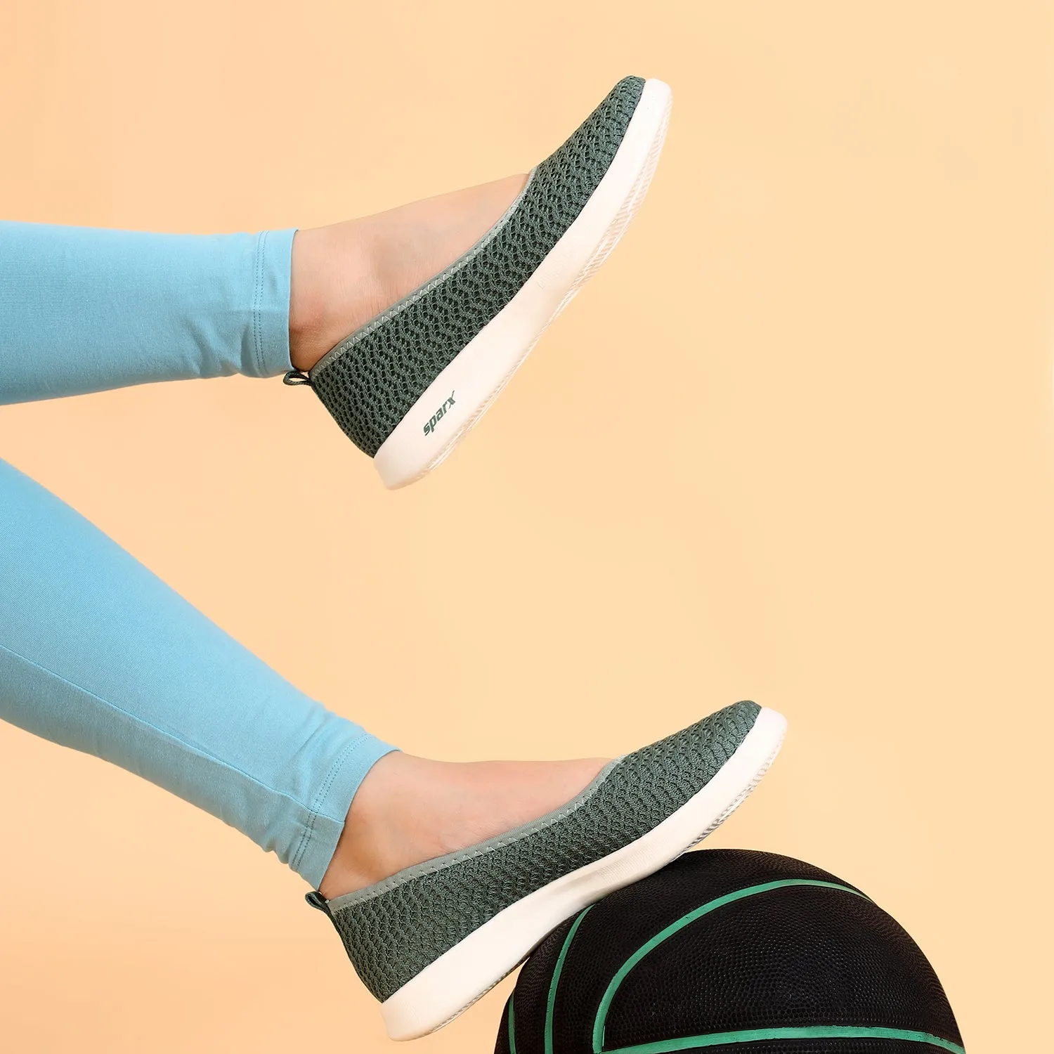 Athleisure Shoes for Women SL 281 Light Basketball Shoes With Good Grip