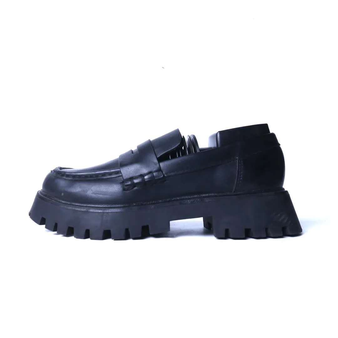 PULL & BEAR . Black Boots Slip On