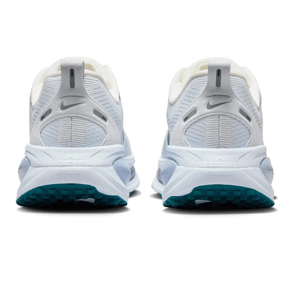 Nike Women's Vomero 18 Nike Dbreak Shoes