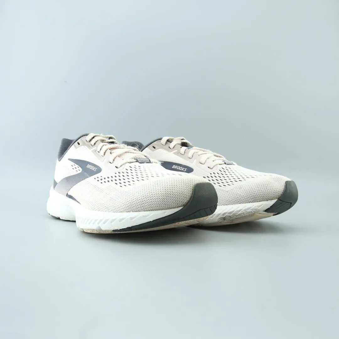 Types Of Running Shoes BROOKS LAUNCH 8