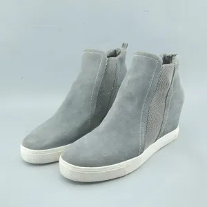 Oscar De La Hoya High Heels STEVE MADDEN .