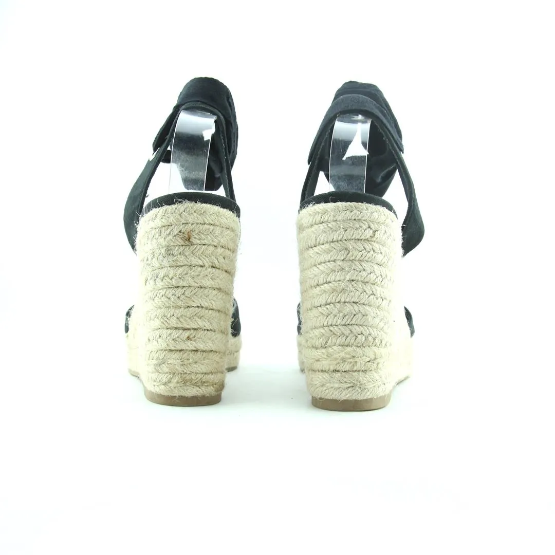 High Heel Shoe Anatomy STRADIVARIUS .