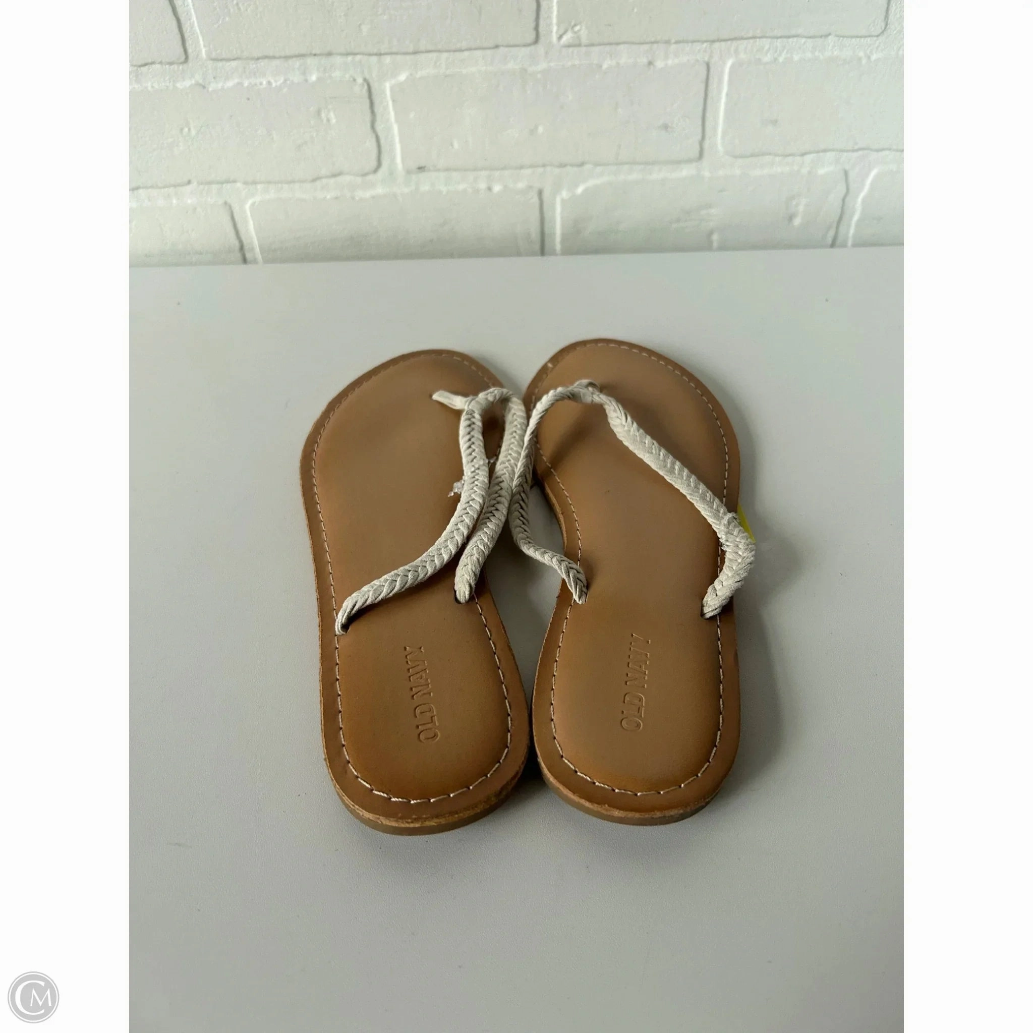 Sandals Flip Flops By Old Navy In Cream & Tan, Size: 9 Athletic Flip Flops