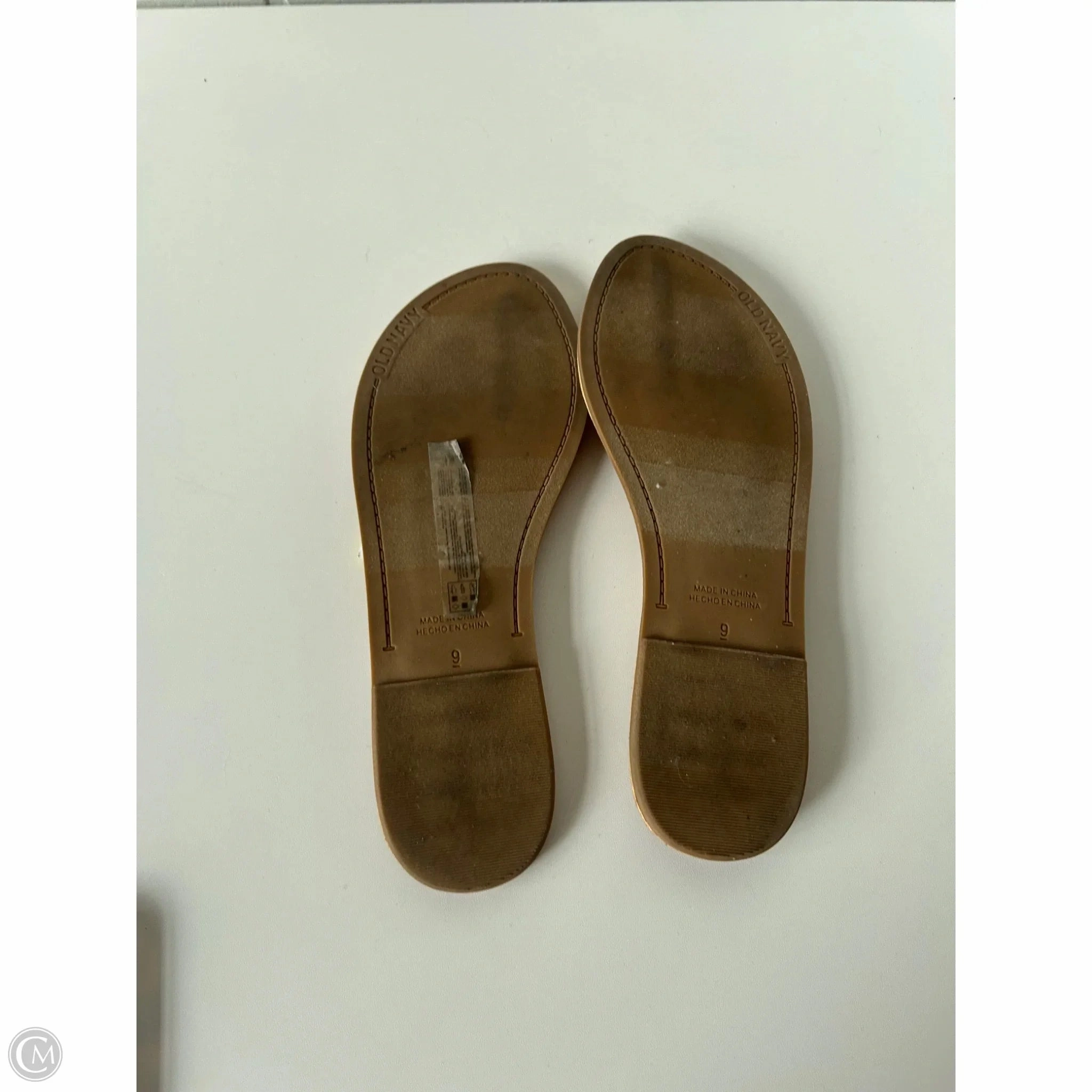 Most Comfy Flip Flops Sandals Flip Flops By Old Navy In Cream & Tan, Size: 9
