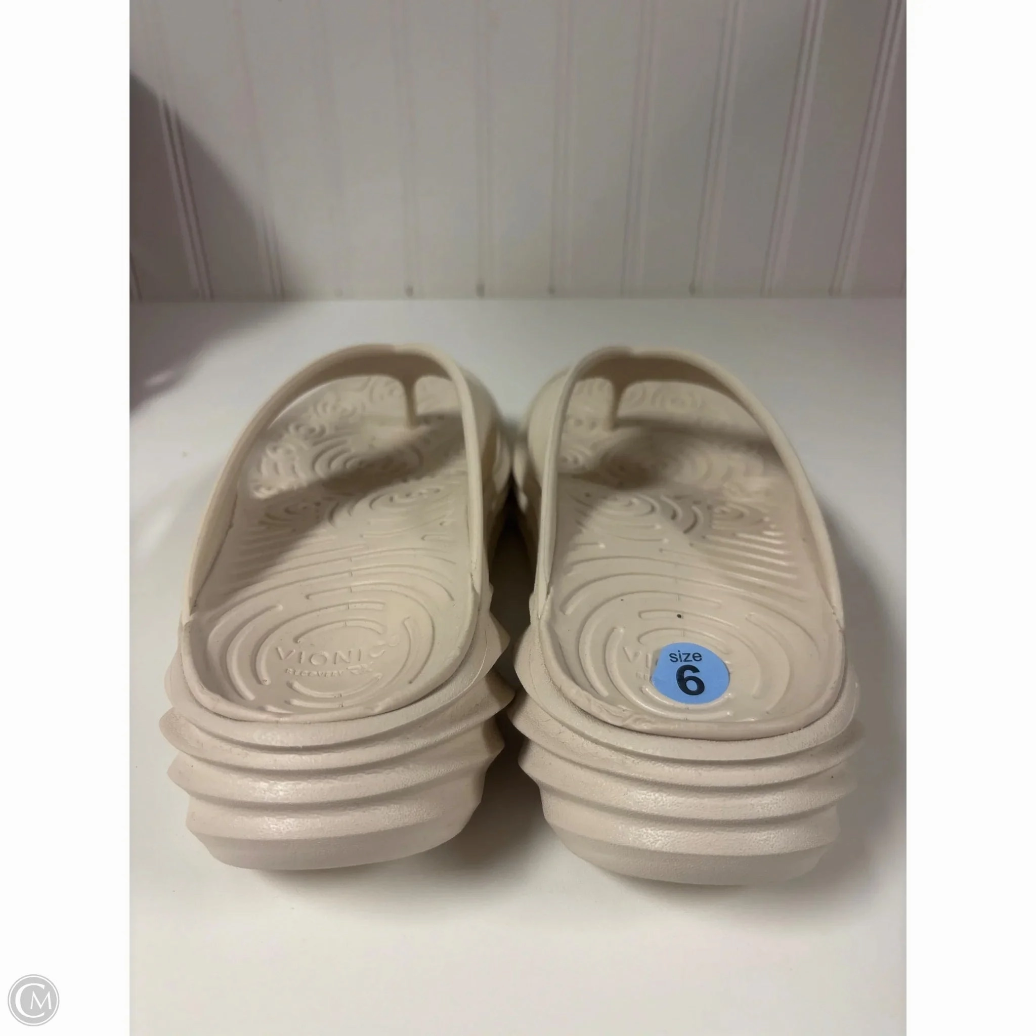 Sandals Flip Flops By Vionic In Beige, Size: 6 Non Slip Flip Flops For Pool