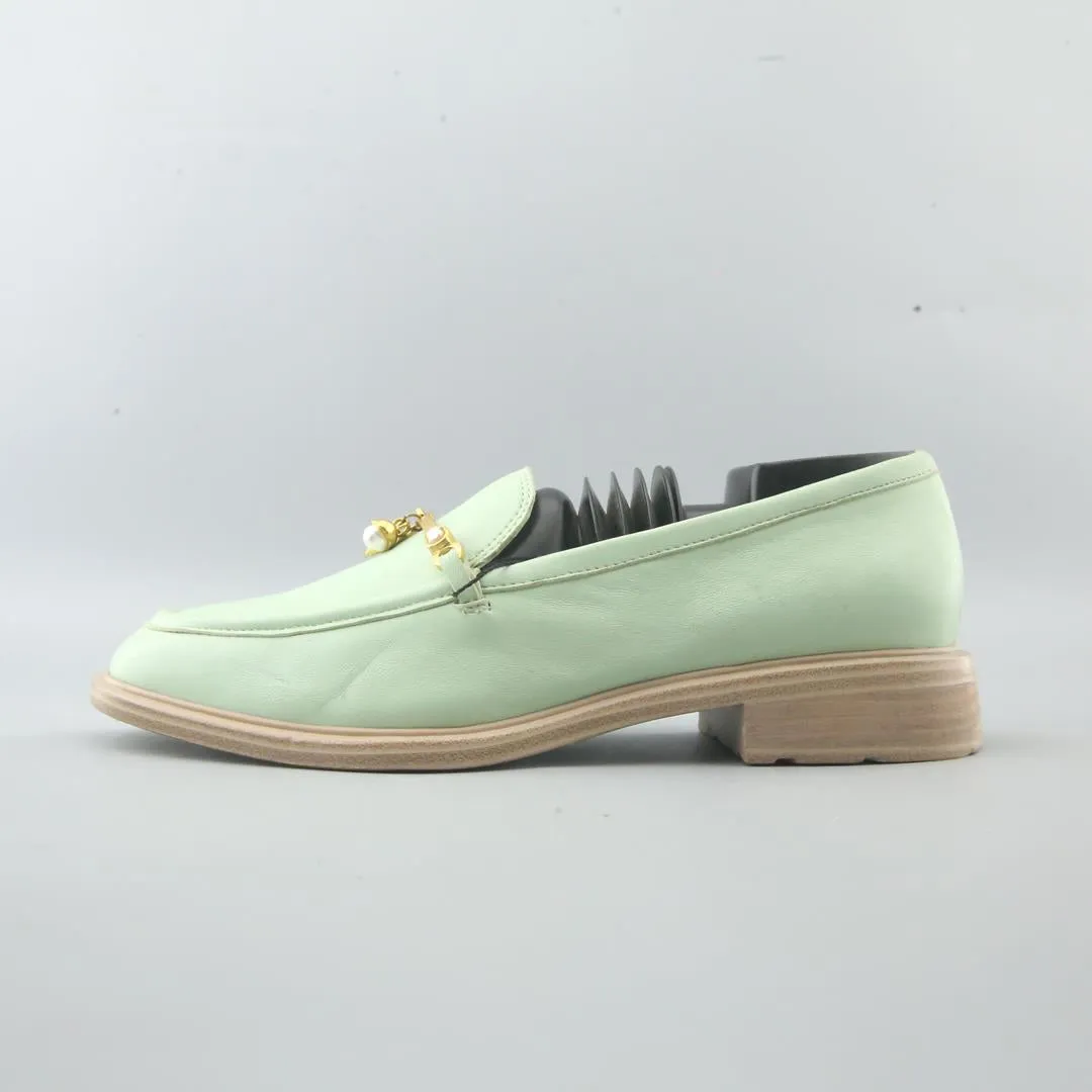 Classic Slip-on Tiger Floral Shoe SARTO. EDA