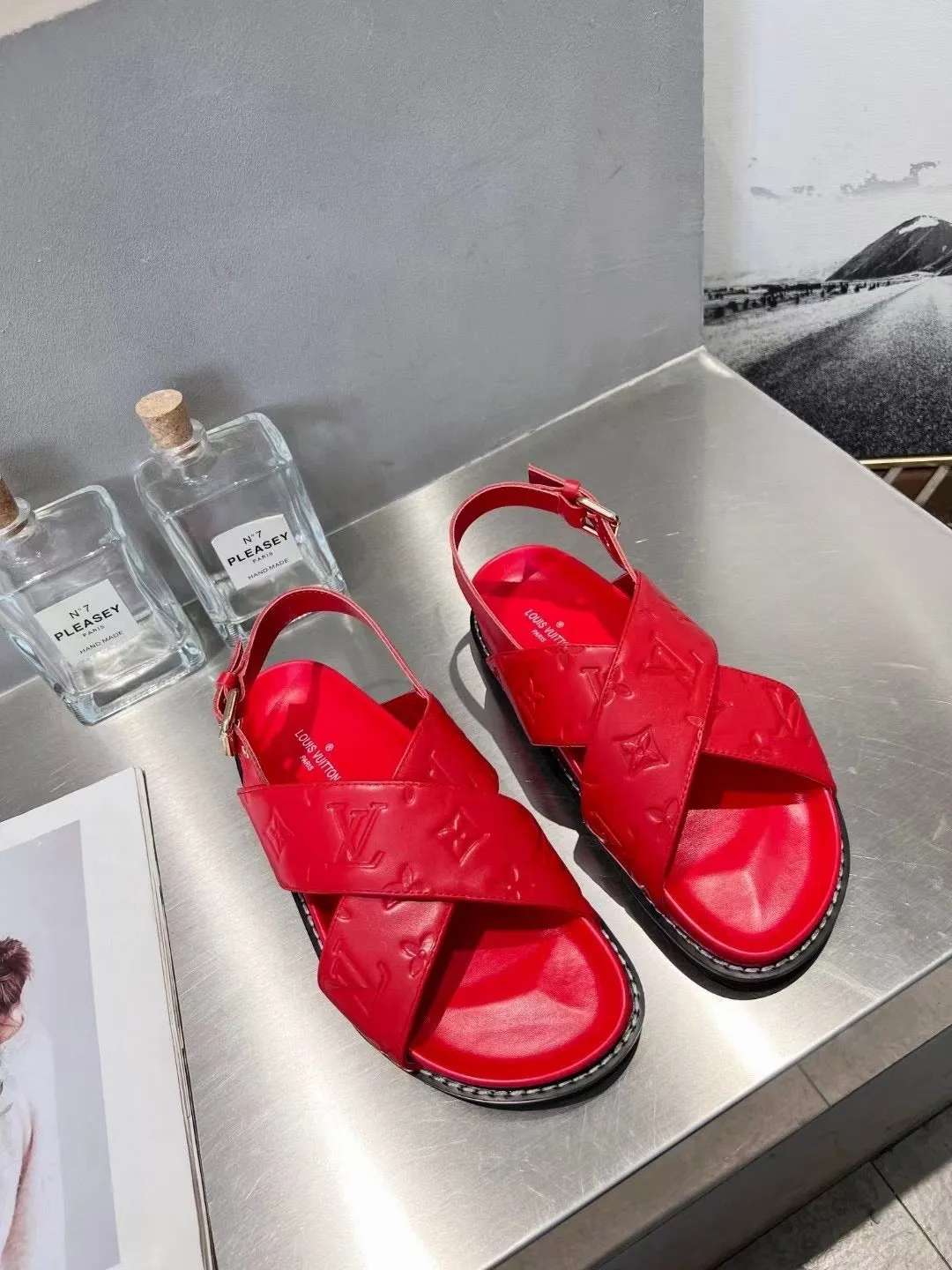 SE1074 LB Sandals /  Size5-11 Patent Leather Sandals