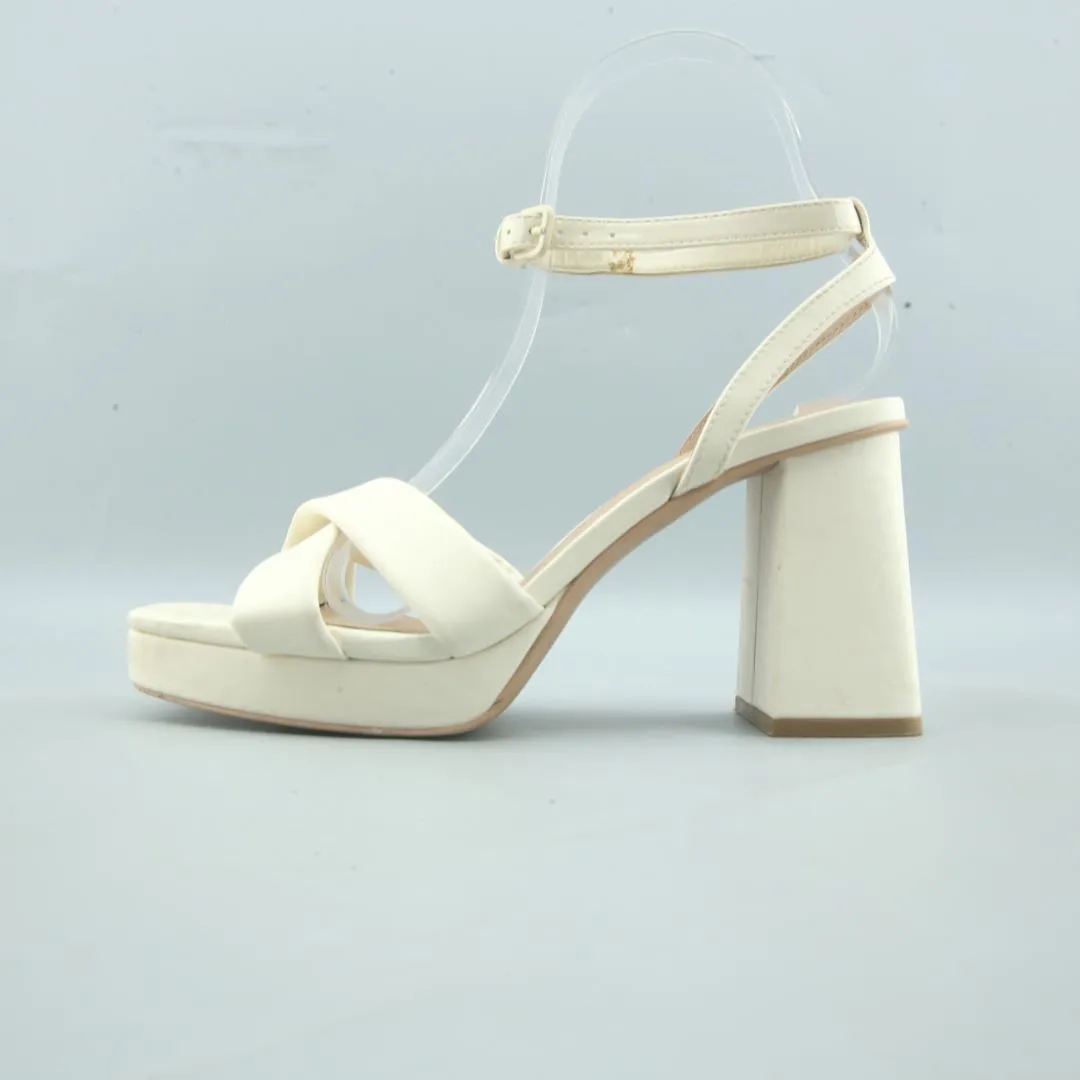 Heel Shoe Chair LEFTIES .