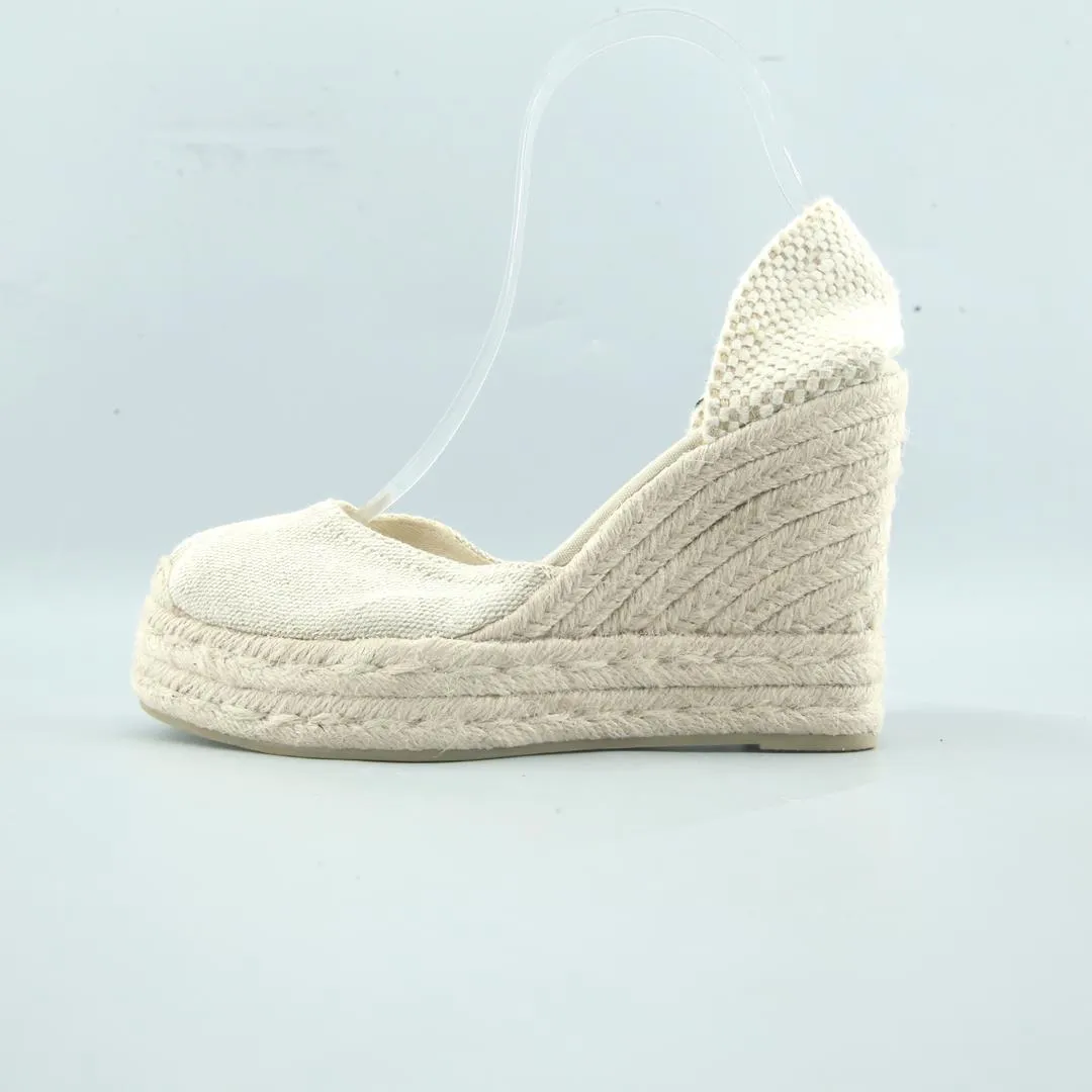 High Heels In French PULL & BEAR .