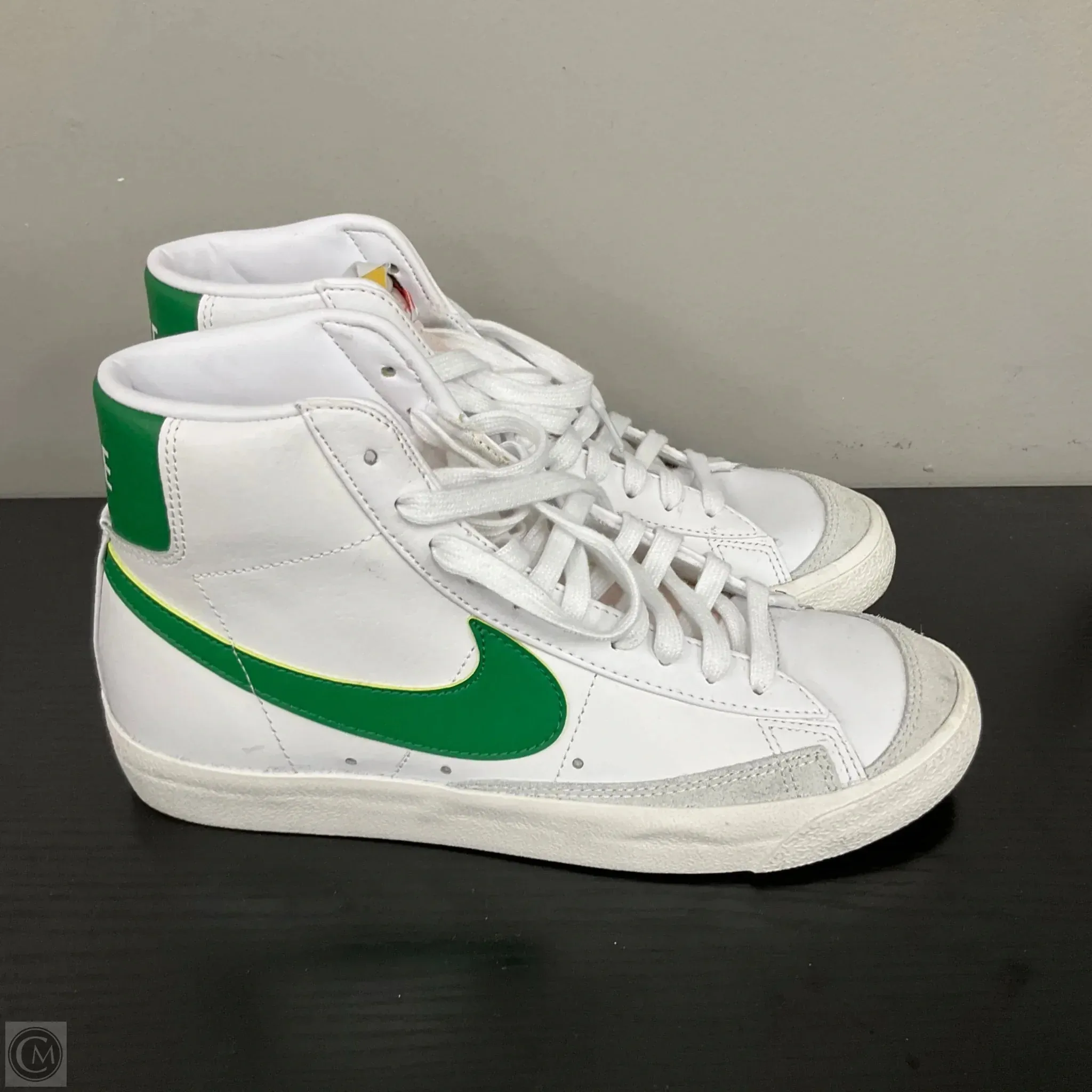 Nike Oregon Ducks Shoes Shoes Athletic By Nike In White, Size: 10