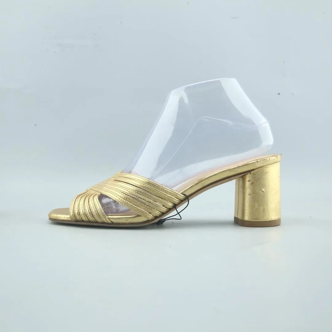 VIA SPIGA . Mila Kunis In Heels