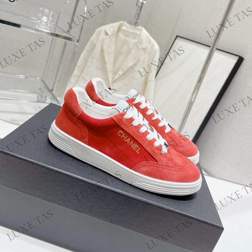 Suede Calfskin Red Sneakers Designer Sneakers for Women Dog Sneakers