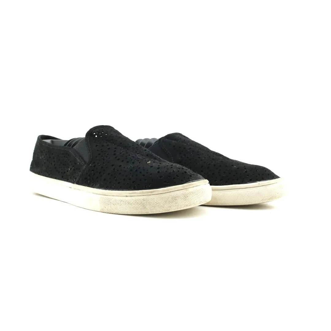 NEW DIRECTIONS JONET On Cloud Slip On
