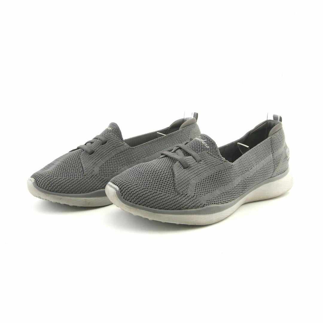 Toe Cap Slip On SKECHERS MEMORY FOAM