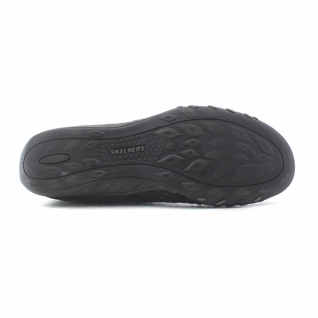 Slip On Sneakers Slip Ons Ladies SKECHERS RELAXED FIT: BREATHE EASY - FORTUNE-KNIT WIDE FIT