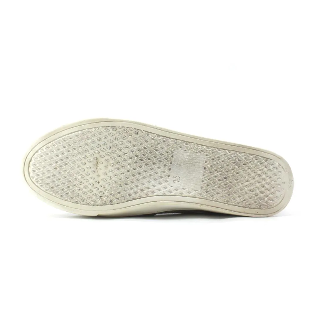 SODA  . Helsinki Slip On Shoes