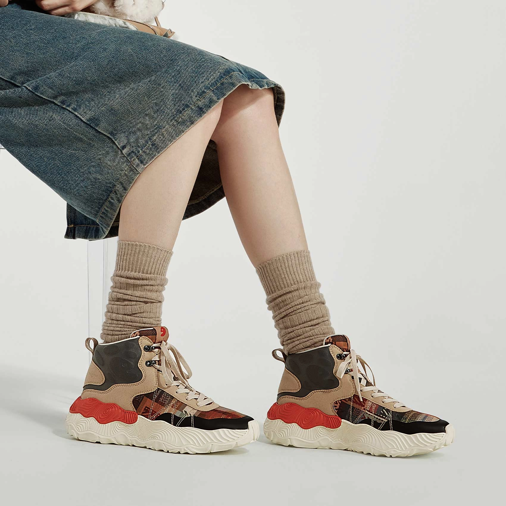 Autumn Picnic Teide Park III Women Silver Sneakers