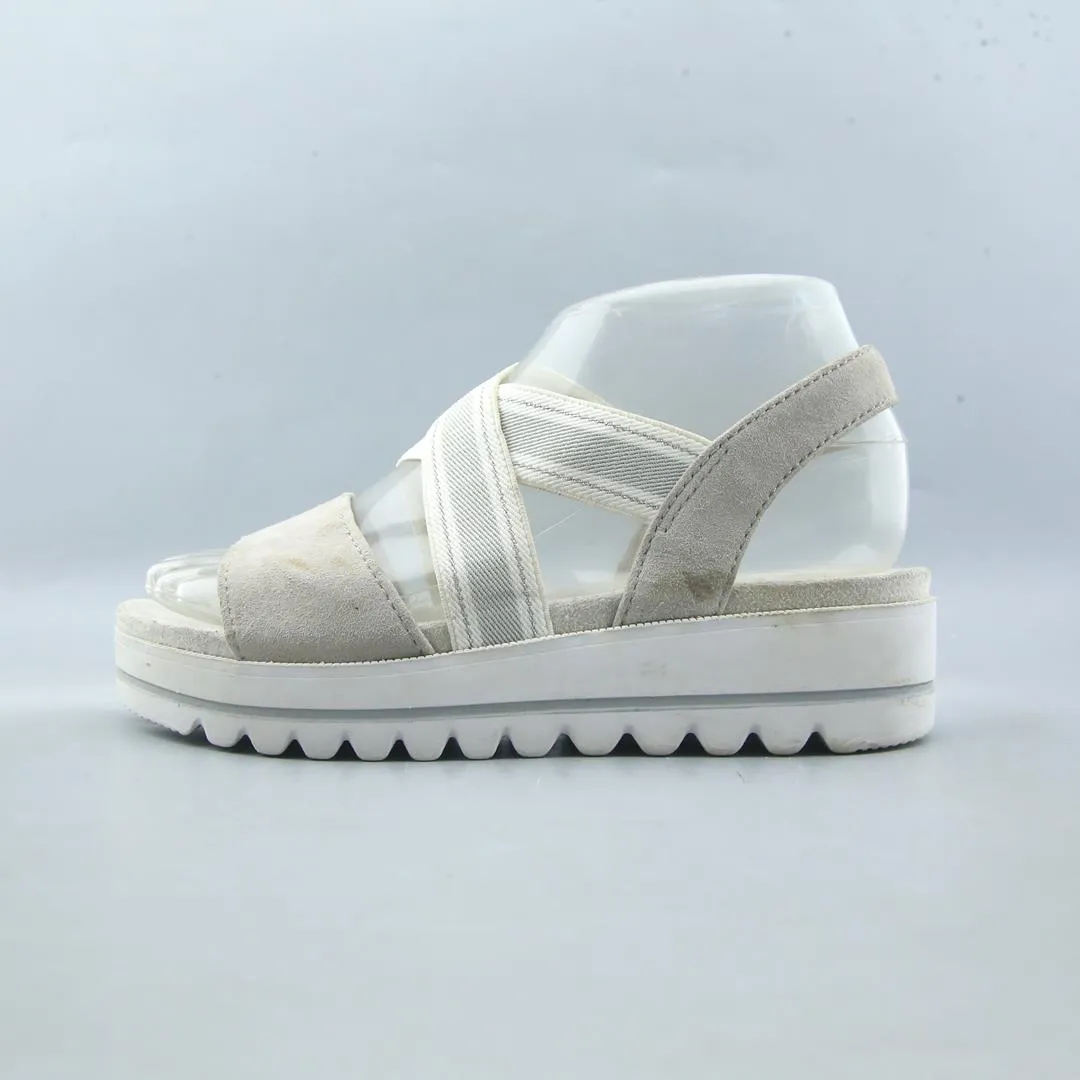 SOFT LINE JANA Hot With High Heels