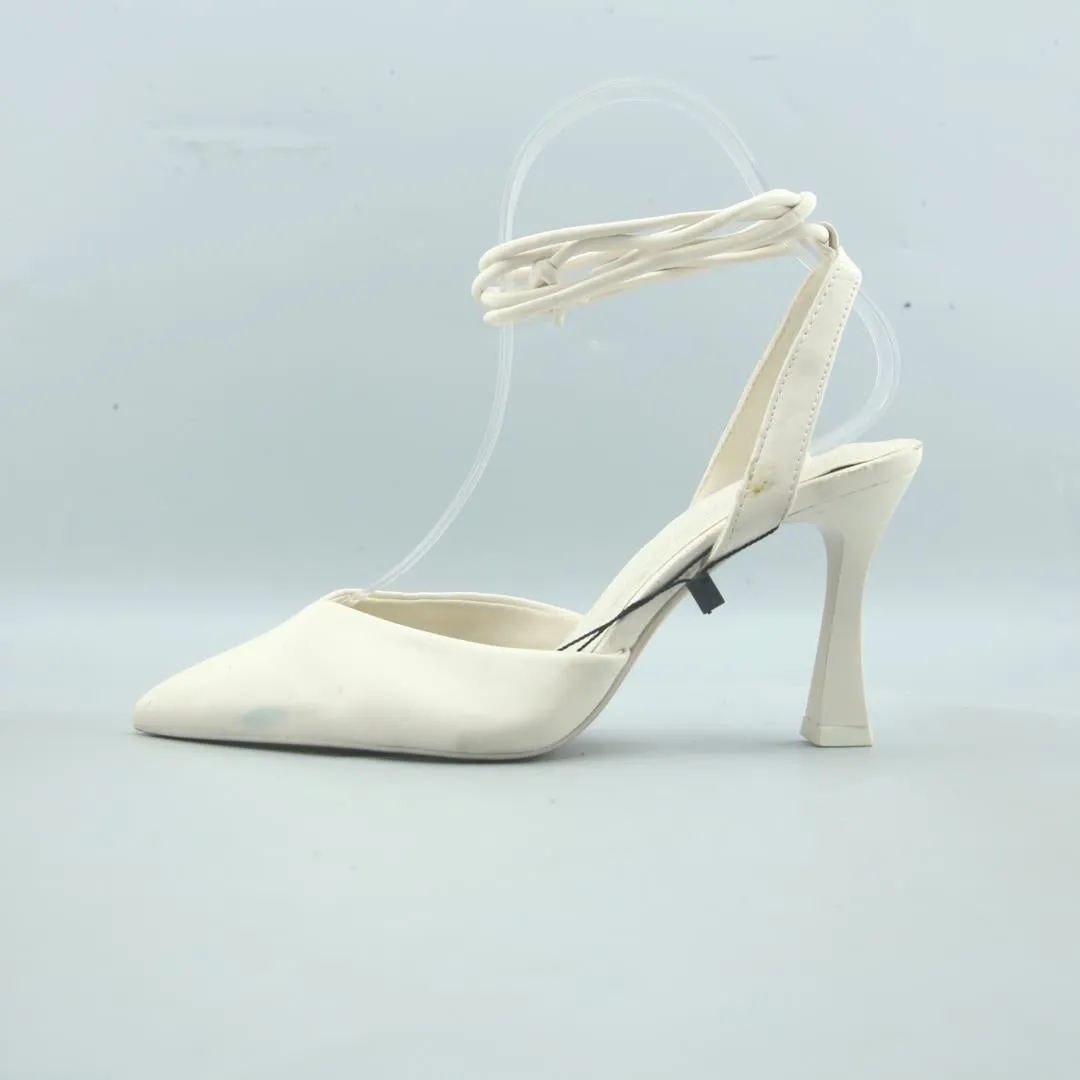 White Heel Boots STRADIVARIUS .