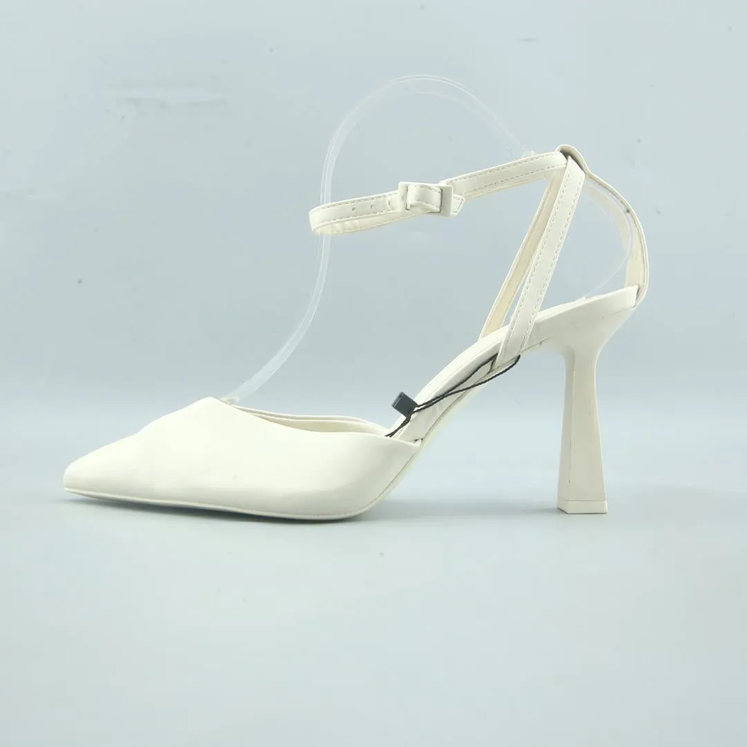 STRADIVARIUS . High Heel Memes