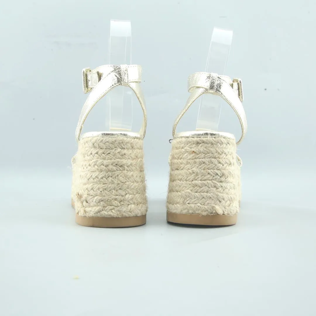 STRADIVARIUS . High Heels Retro