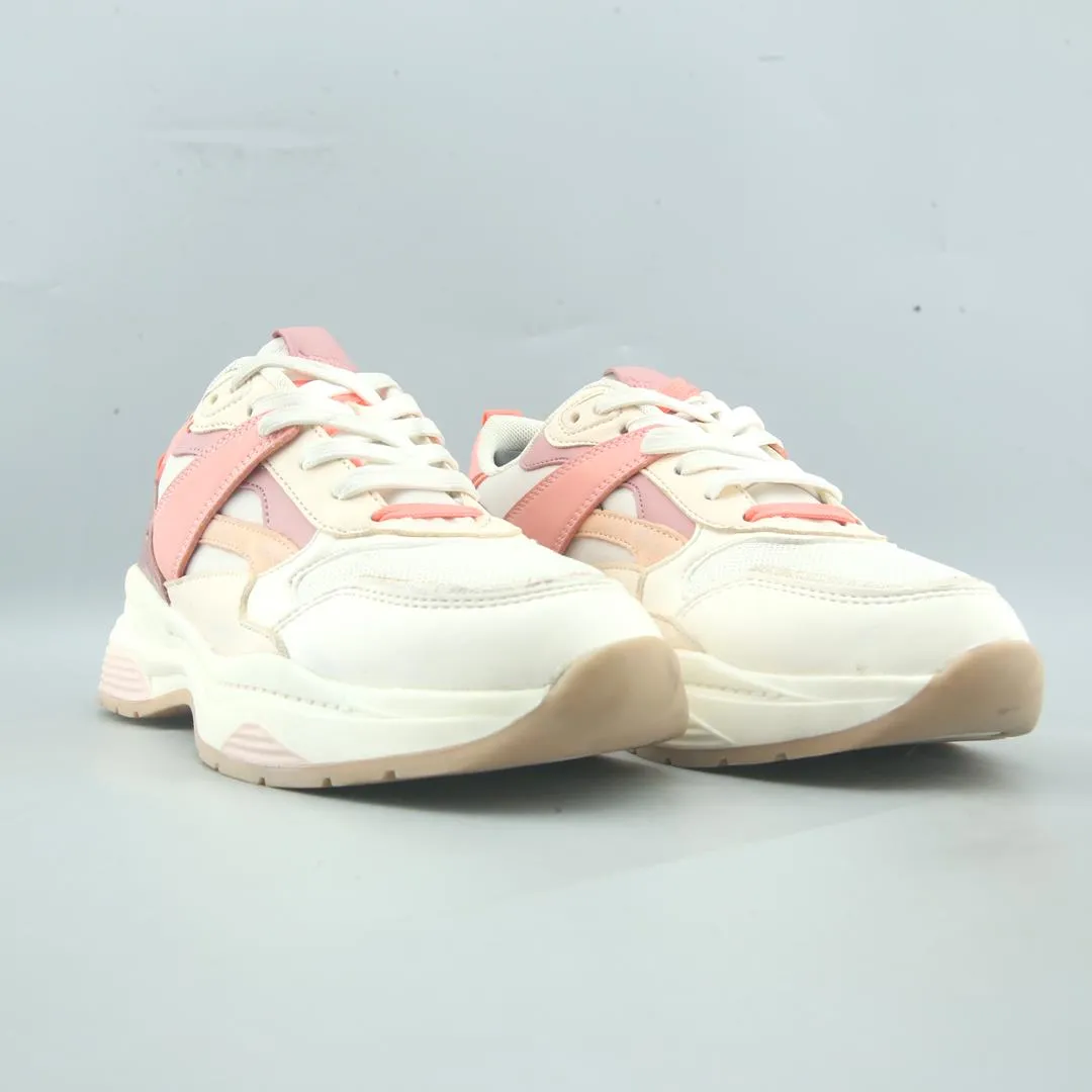 STRADIVARIUS . Best Wide Fit Running Shoes