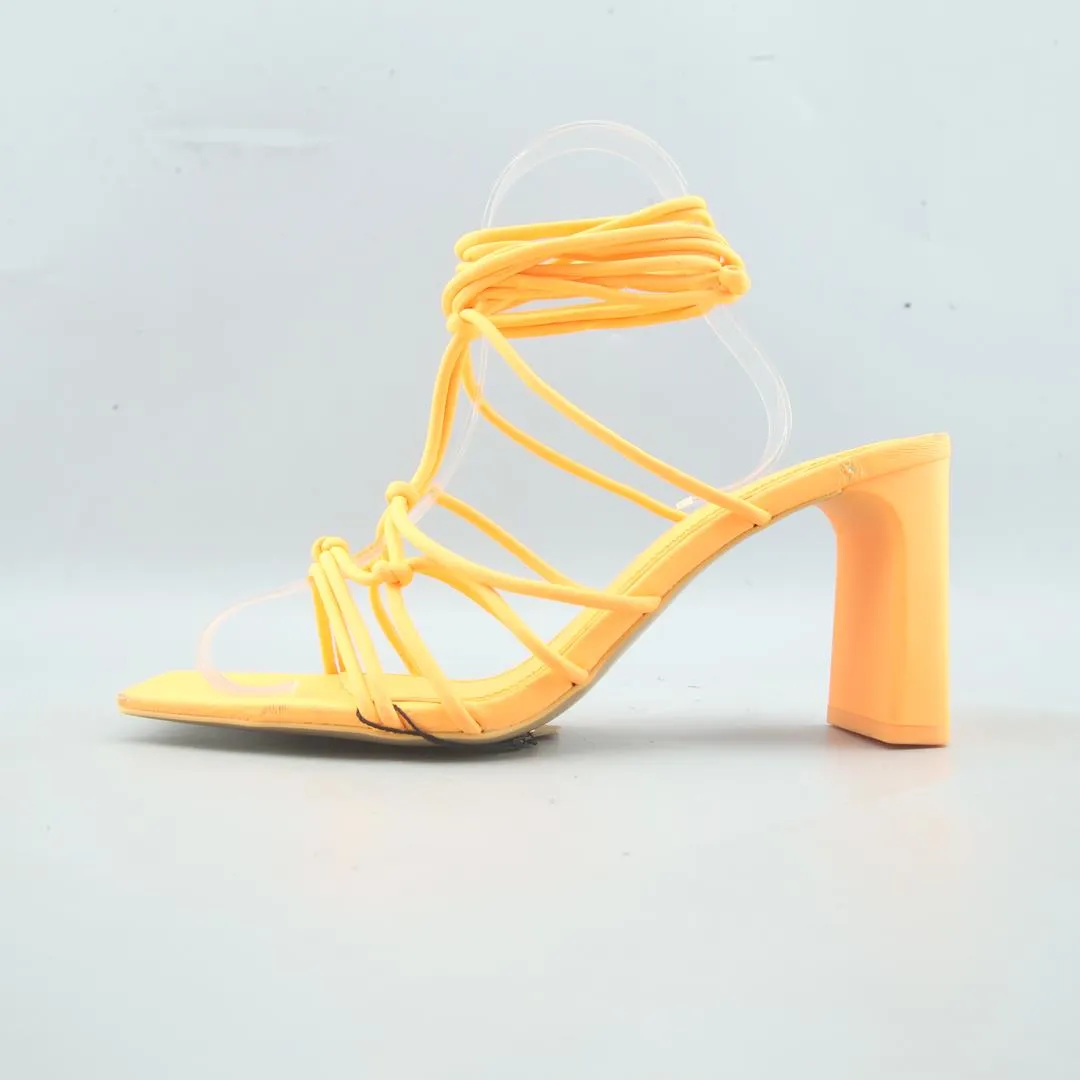 STRADIVARIUS . High Heel Shoe Vase