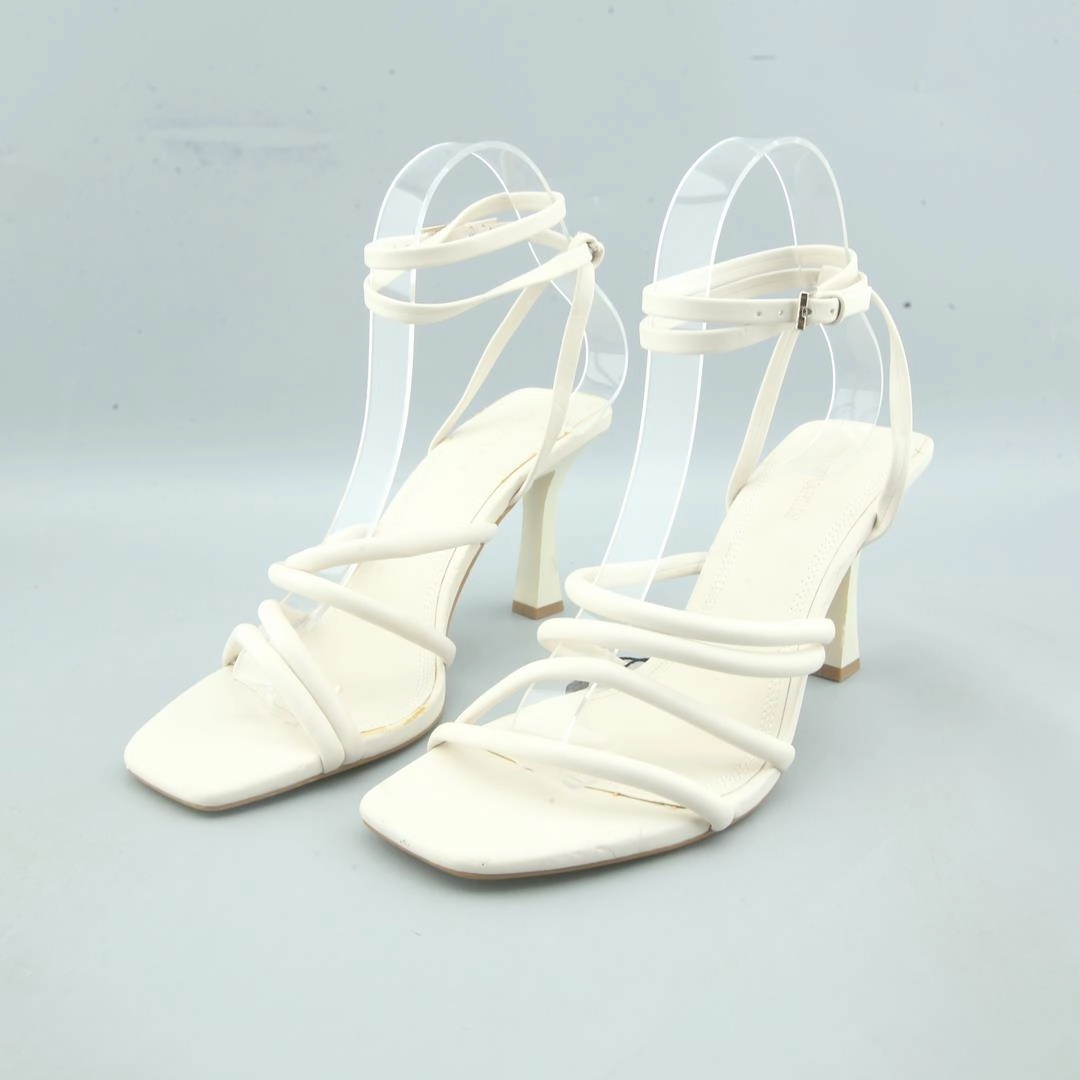 High End Heel Shoes STRADIVARIUS .