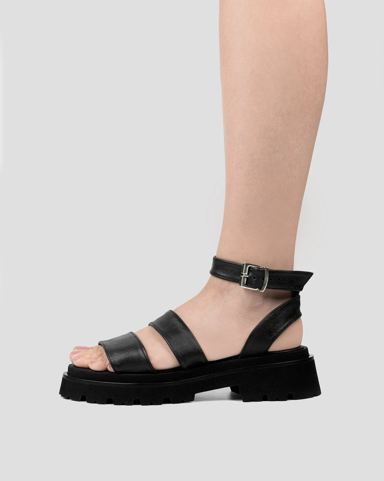 Strappy Sandals made of cactus leather Desserto