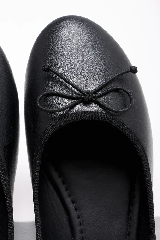 Pump Black Flat Sole Sports Shoes