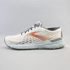 Trail Running Shoes Vs Road Running Shoes BROOKS ADRENALINE GTS 21