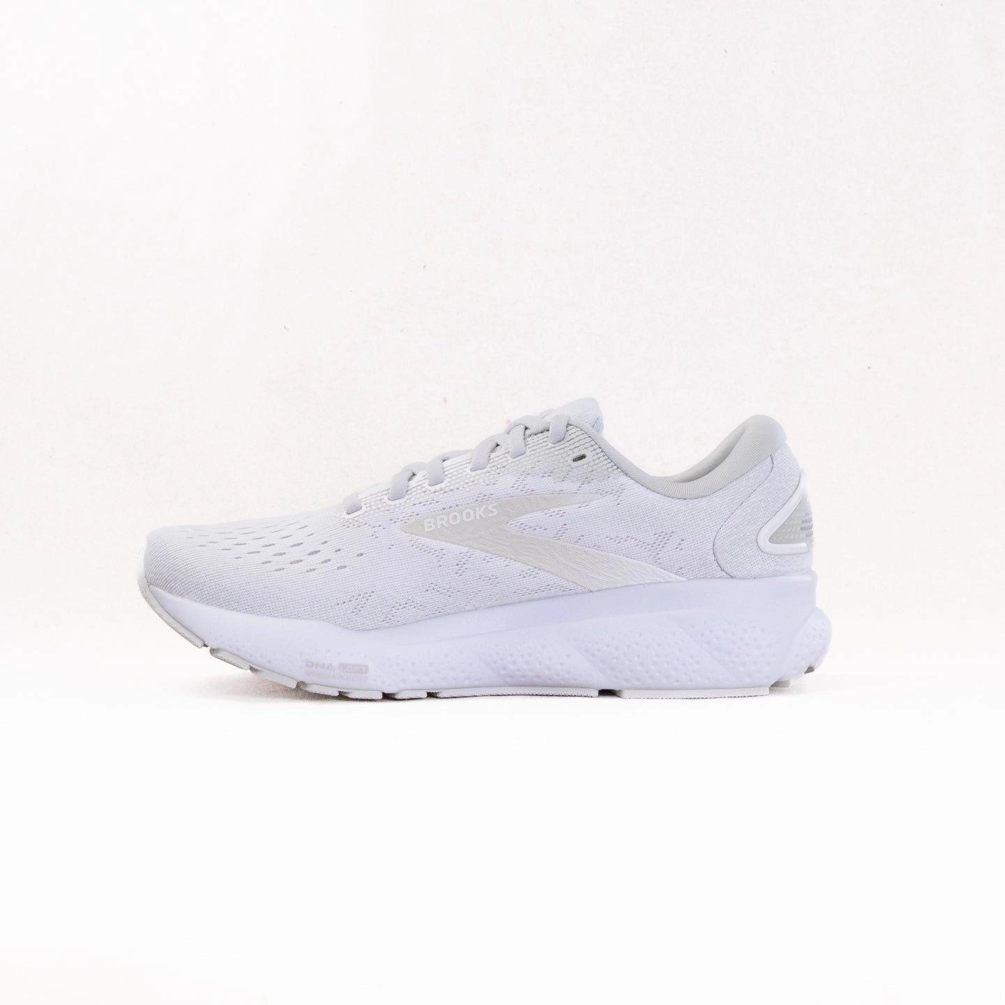 Gym Basketball Shoes Brooks Ghost 16 (Womens) - White/White/Grey