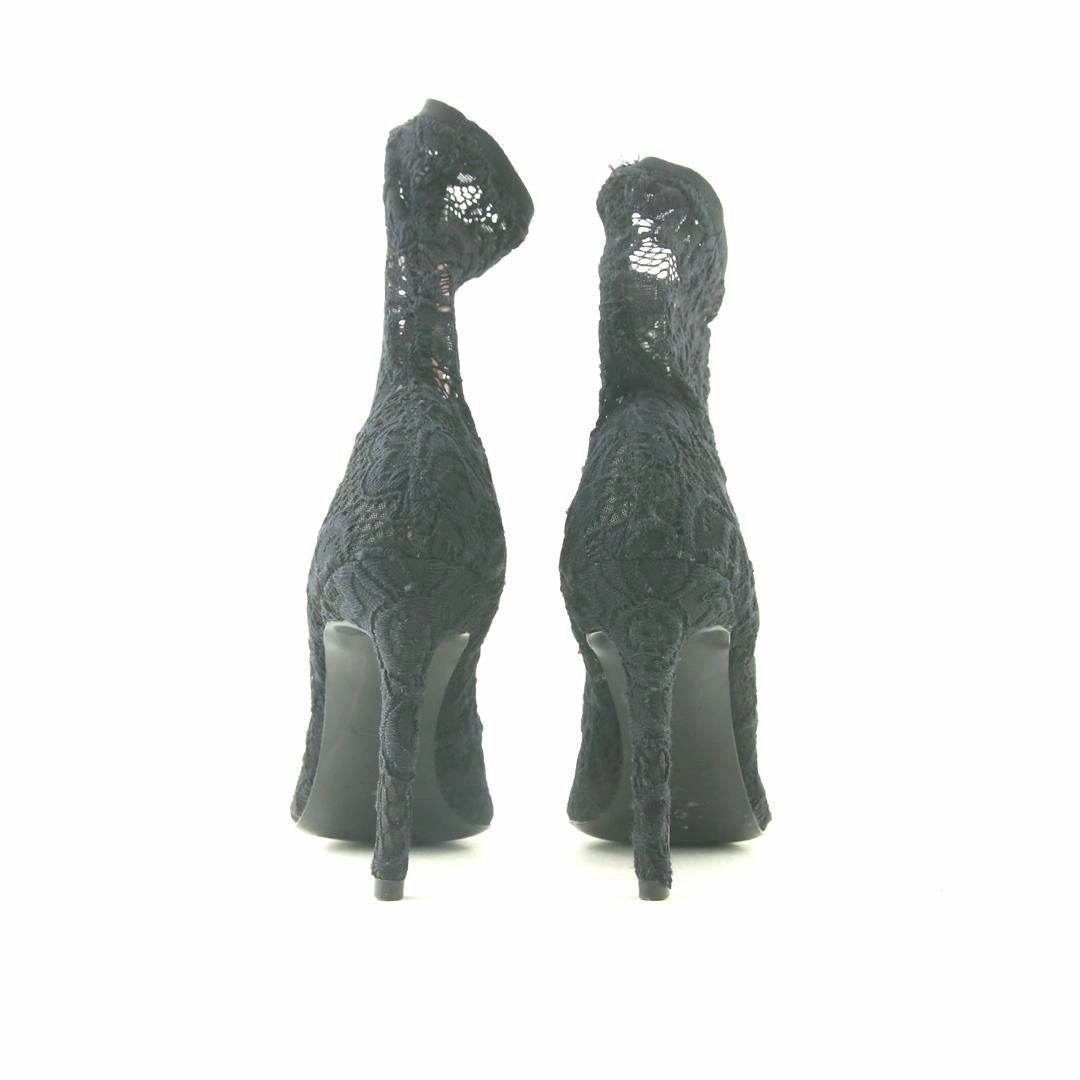 CHARLES DAVID . Low High Heels