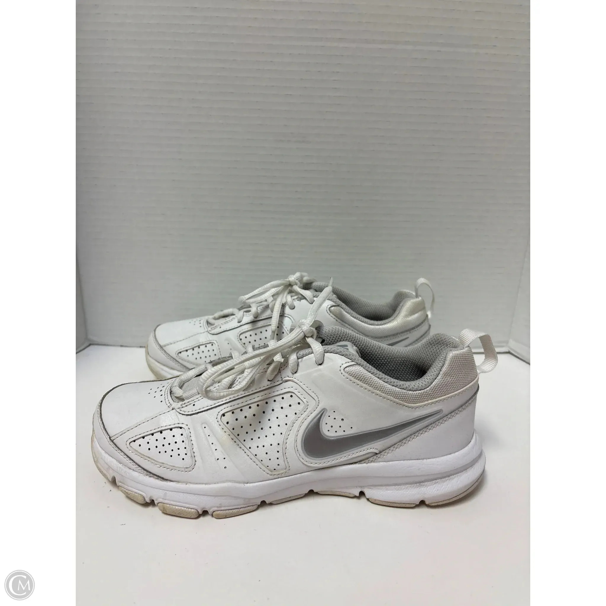 New Nike Running Shoe Shoes Athletic By Nike In White, Size: 8