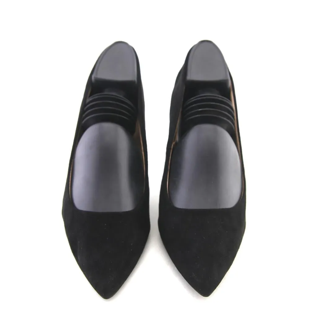 A NEWDAY . Outfits To Wear With Knee High Heel Boots