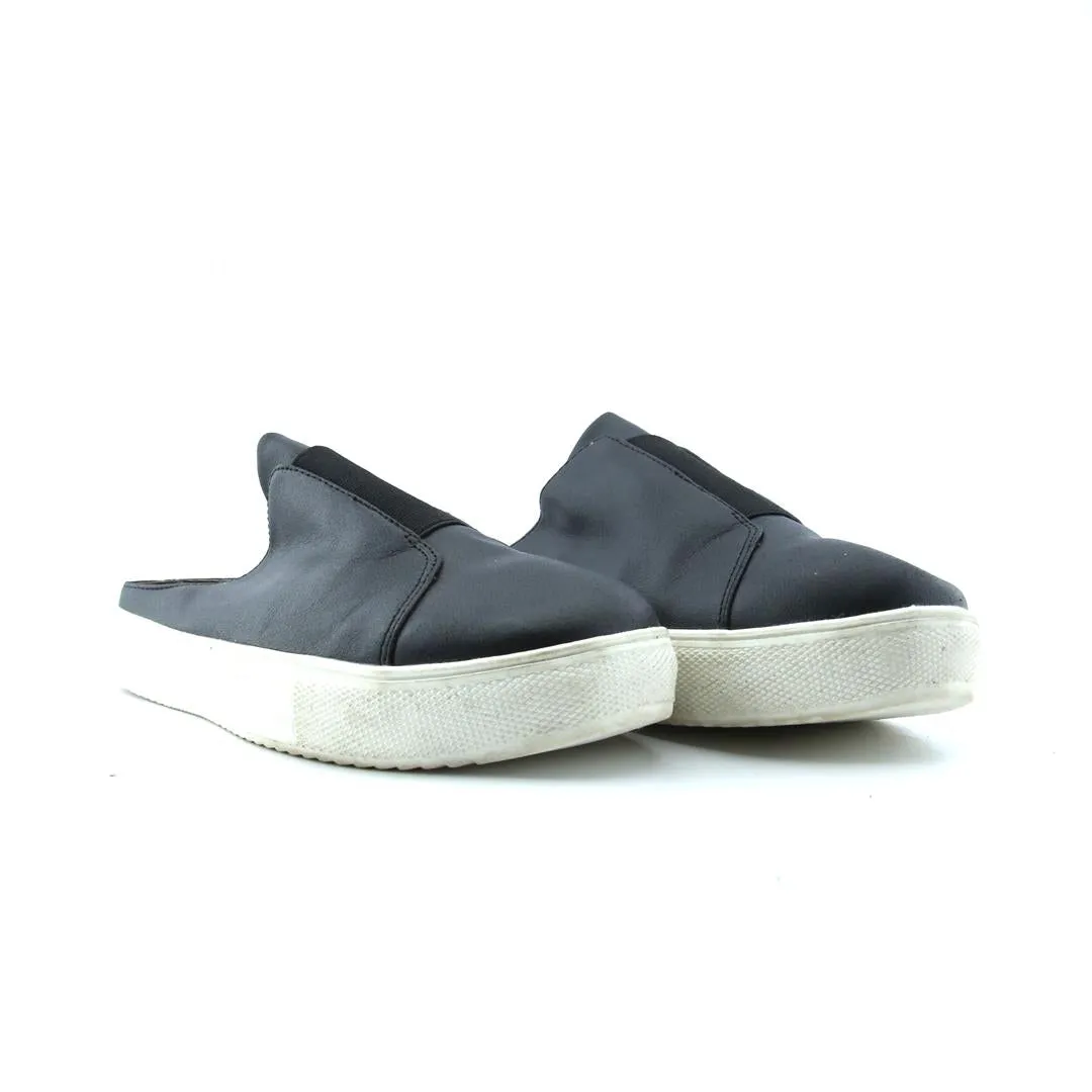 SUSINA . Slip On Sneakers Bow