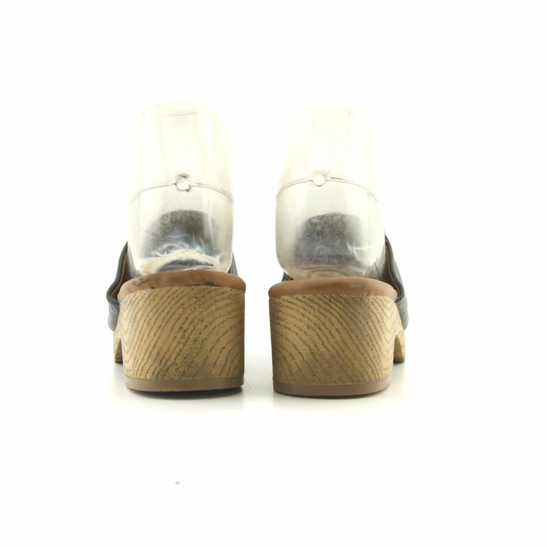 High Heels Stocking UNIVERSAL THREAD .