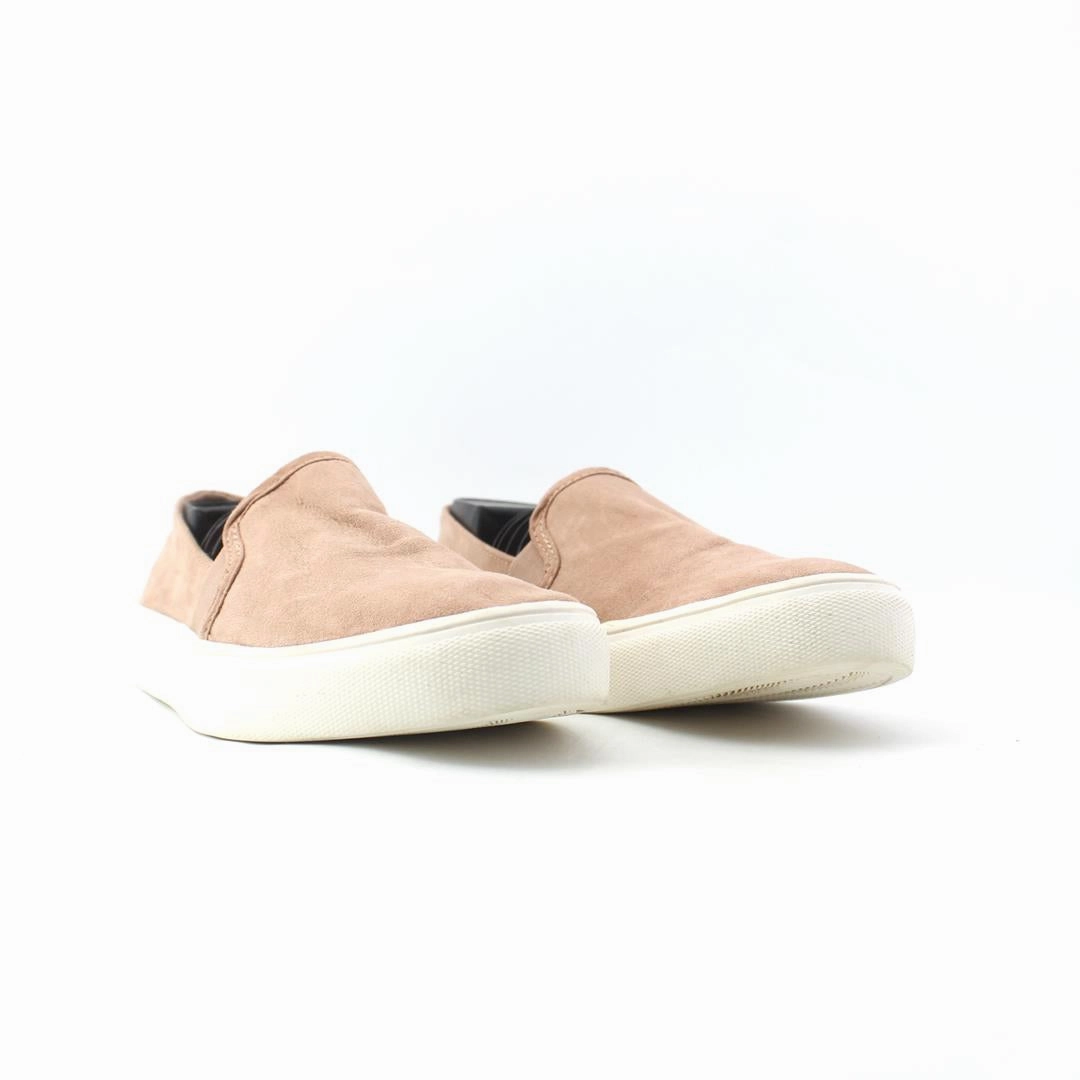 UNIVERSAL THREAD . White Slip On Shoes Walmart