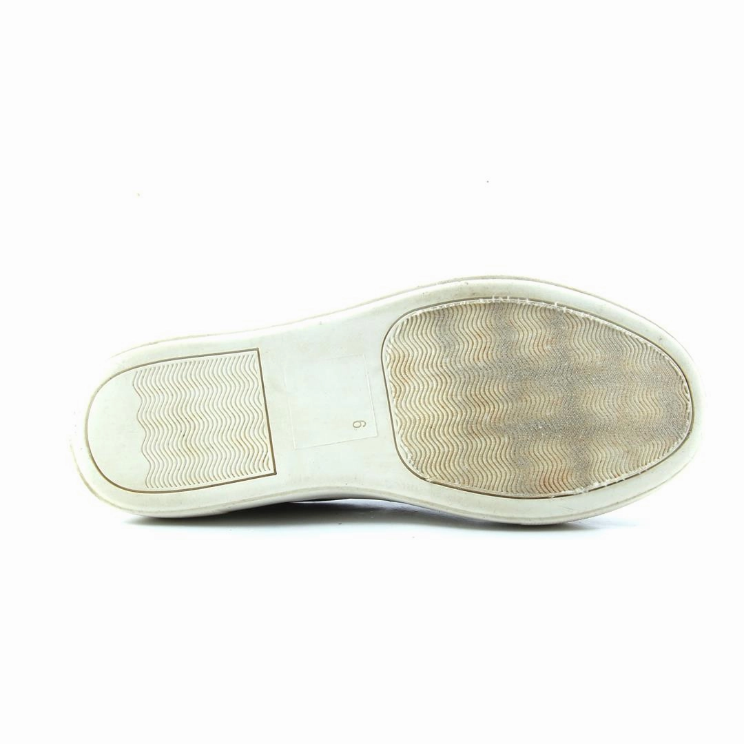 UNR8ED TRAINOR Slip On Barefoot