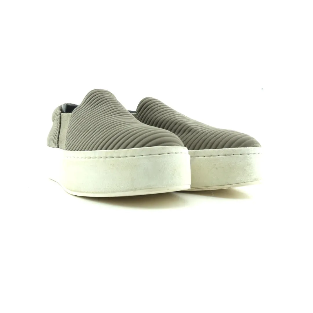 Wedge Slip On VINCE. WARREN