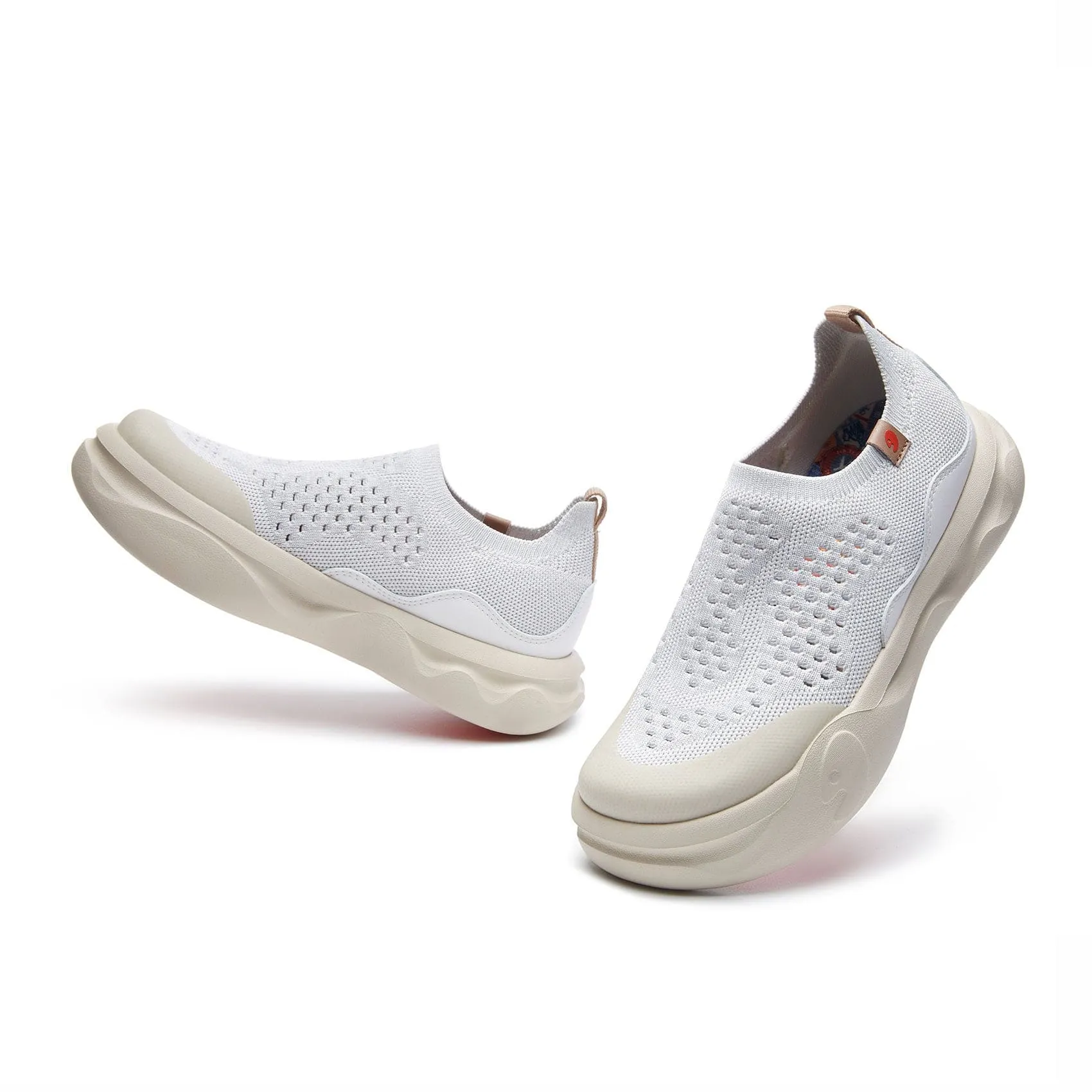 Walking In Sneakers White Smoke Segovia III Women