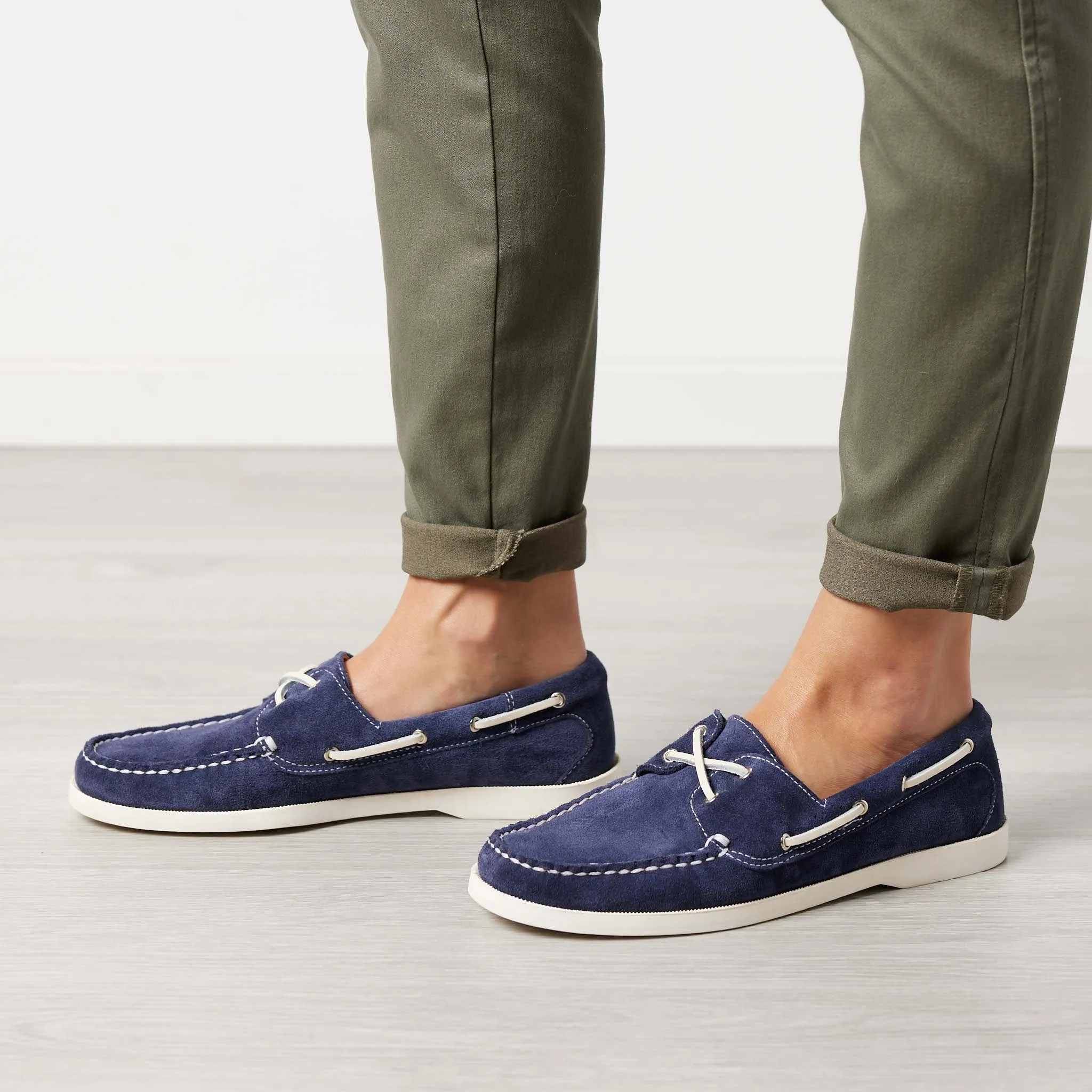 Womens Auburn Boat Shoe: Navy Suede Size 15 Training Shoes