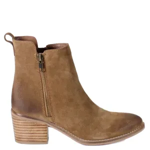 WOMEN'S MAZE WALK Boots To Wear With Shorts