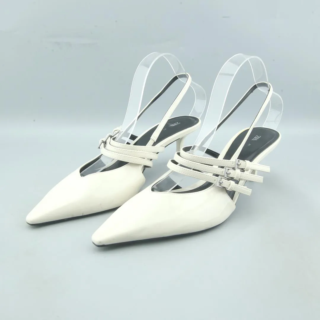 High Heel Bootie ZARA. .