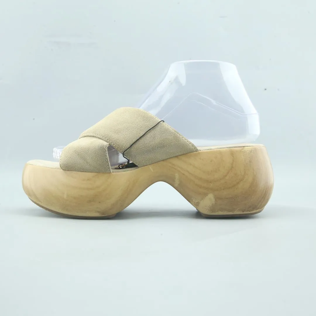 ZARA. . High Heels Saloon