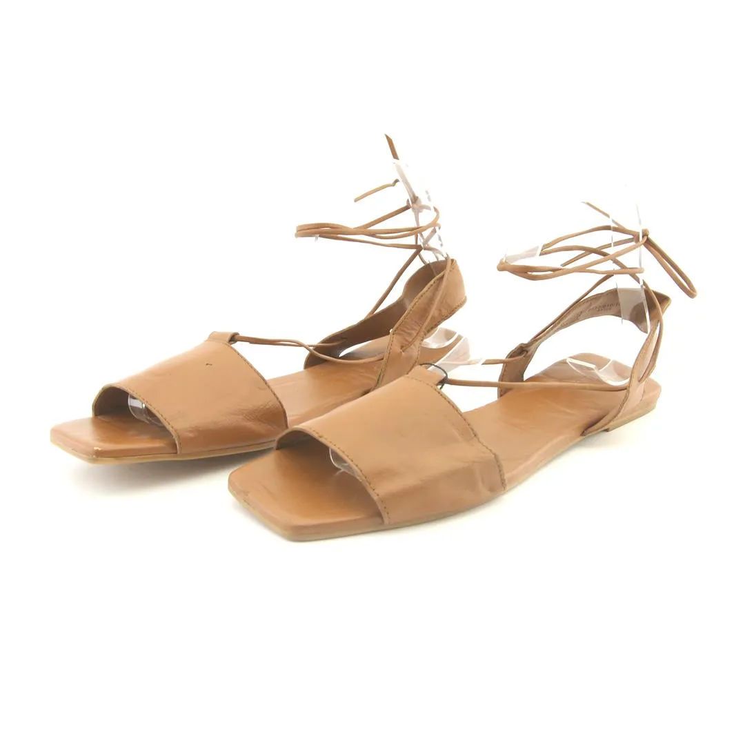 ZARA . Wide Fitting Flat Shoes